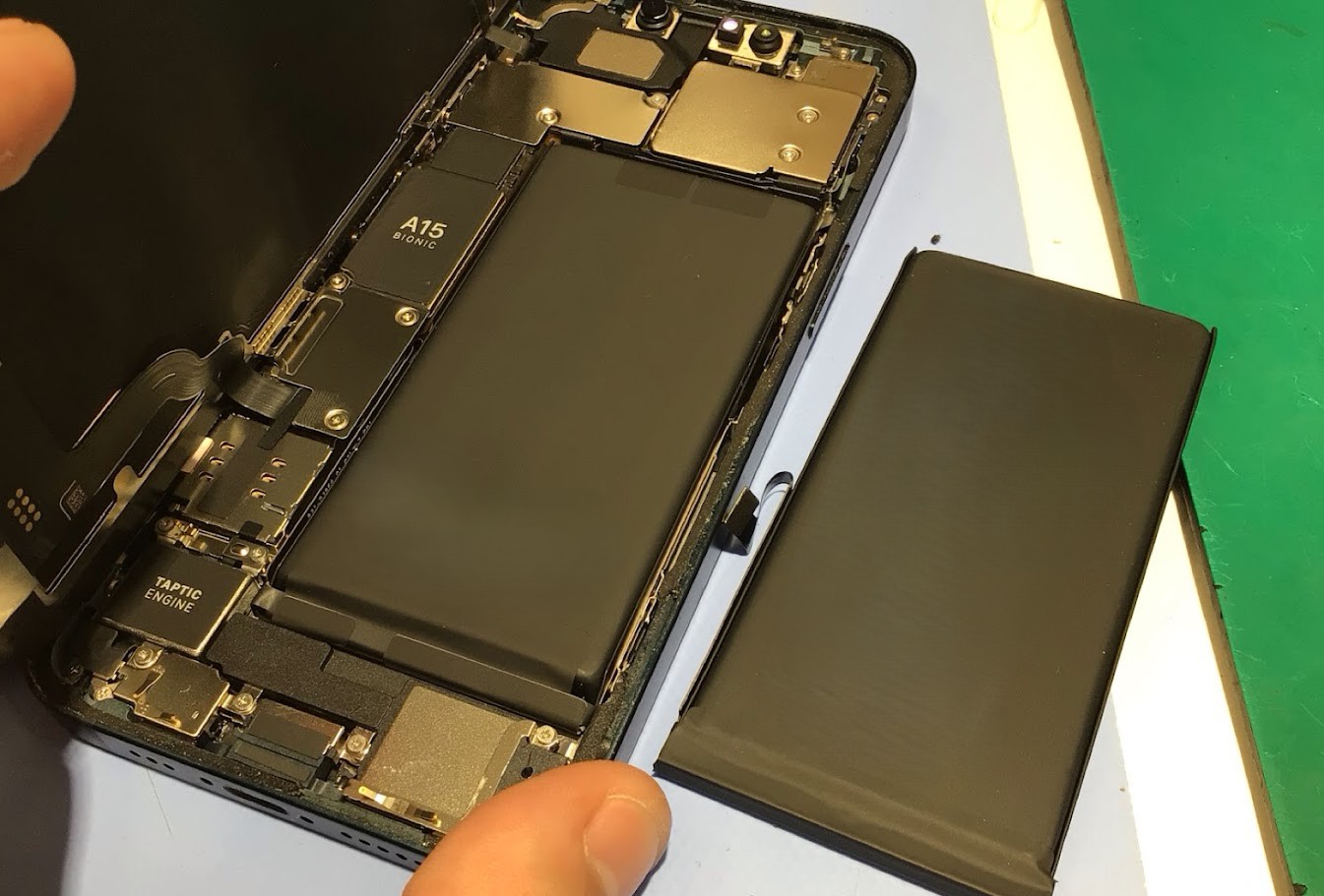 iPhone13の修理ならならデータそのまま修理可能なスマホ修理工房セレオ甲府店へ！